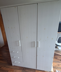 Kleiderschrank 3 t&uuml;rig mit 3 Laden, Ma&szlig;e folgen